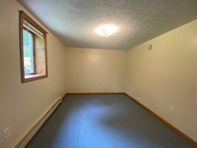 Building Photo - 10 Dumas Dr