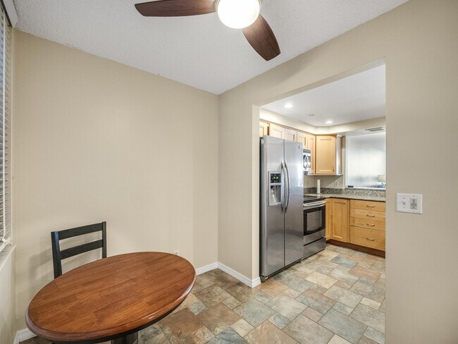 Building Photo - 5061 N Hwy A1A