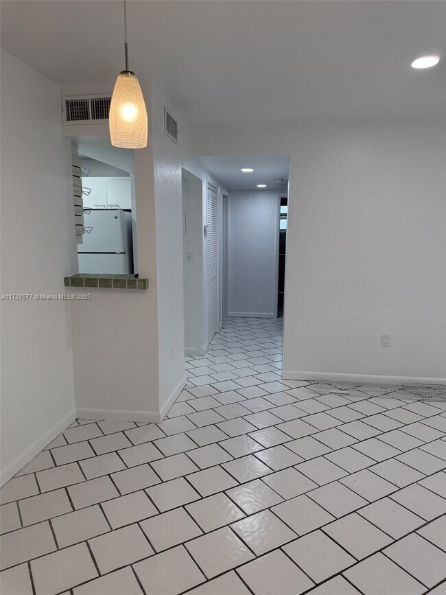 Foto del edificio - 9400 SW 77th Ave