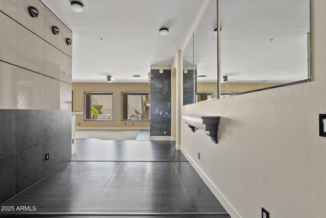Building Photo - 8274 E Tailspin Ln