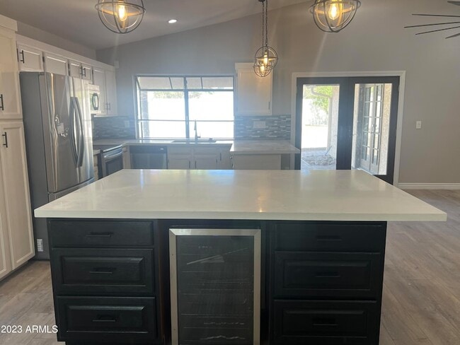 Photo - 1733 N La Rosa Dr House