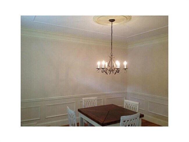 Foto del edificio - 1038 Huntcliff NE