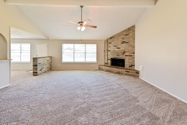 Foto del edificio - 8403 Rustwood Ct