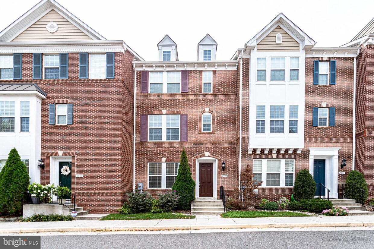 2033 Blunt Lane, Alexandria, VA 22303 Townhome Rentals in Alexandria VA