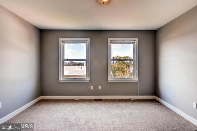 Foto del edificio - 1620 Light St