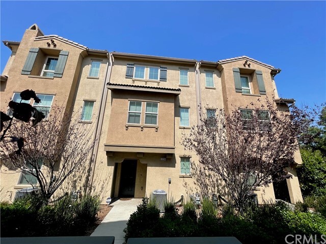 Foto principal - 7214 N Chestnut Ln