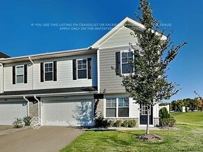 Building Photo - 10922 Glacier Ln N