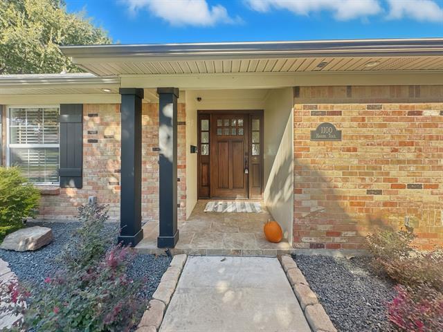 Building Photo - 1100 Navaho Trail