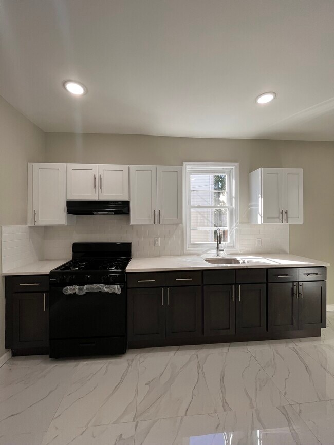 Unit 1 - 373 Seymour Ave