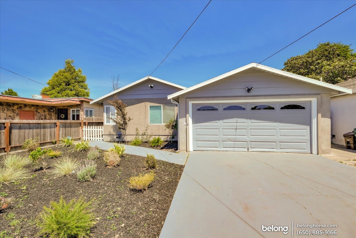 Primary Photo - 1905 Esmond Ave