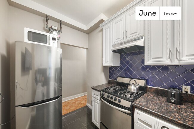 Photo - 225 W 109th St Apartment