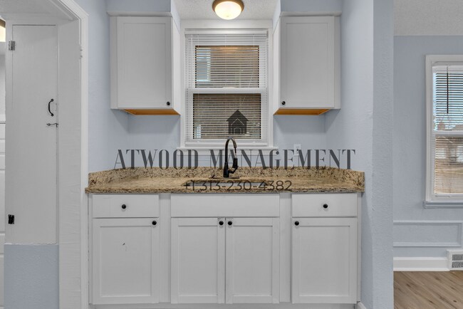 Foto del edificio - This beautifully updated 3-bedroom, 1-bath single-family home is ready for move-in!