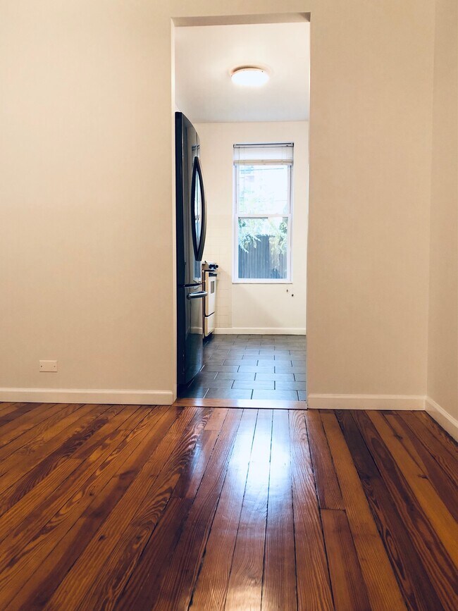 Kitchen Living - 1840 Stephen St