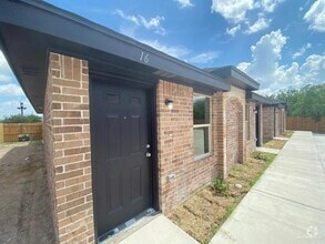 Building Photo - 1105 W Kennedy St