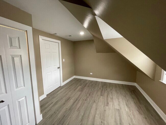Foto del edificio - 1422 N Latrobe Ave