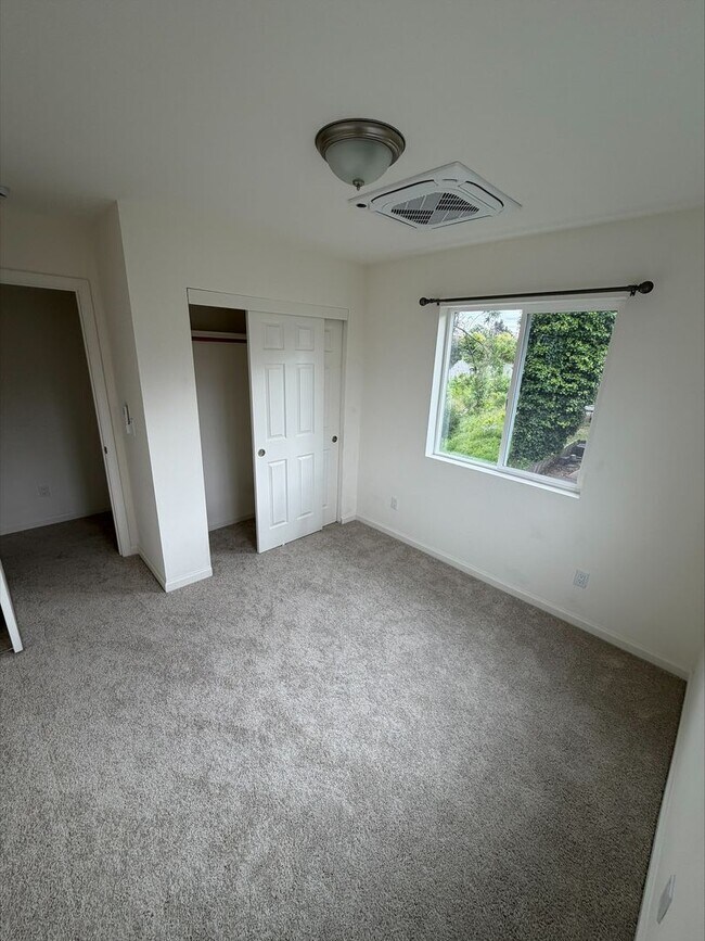 Foto del edificio - 4331-4337 Brookdale Ave.