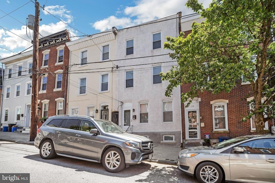 Primary Photo - 126 Ripka St