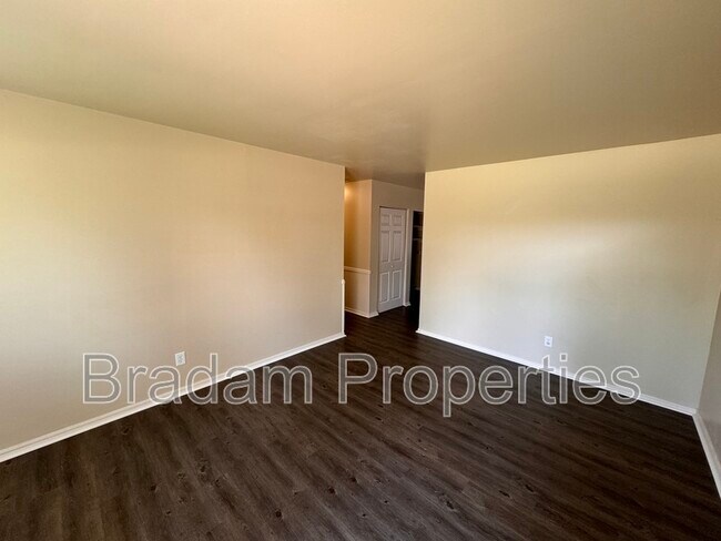 Building Photo - 1331 East 56th Street South
