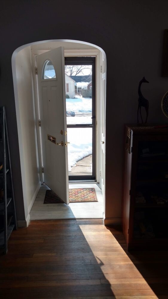 Foto del edificio - 1 Bed 1 Bath in Alger Heights