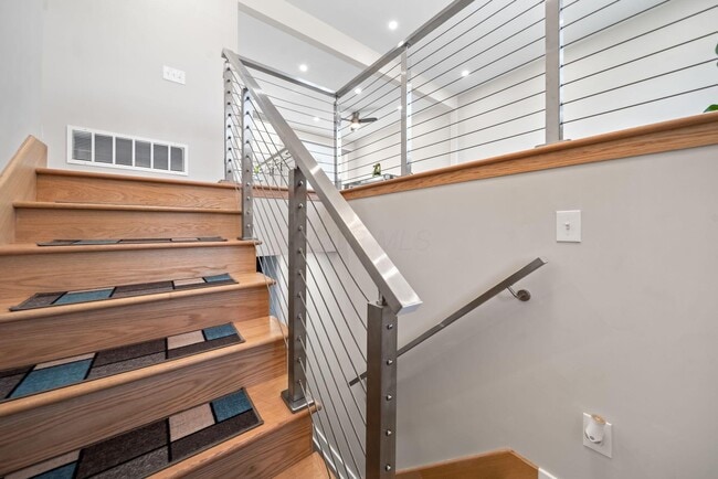 Foto del edificio - 299 Lombard Rd