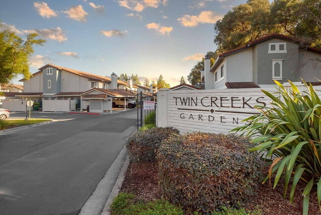 Building Photo - Foothill - Twin Creeks Condos