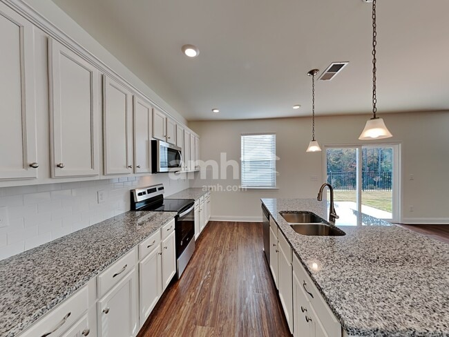 Building Photo - 221 Rivulet Dr