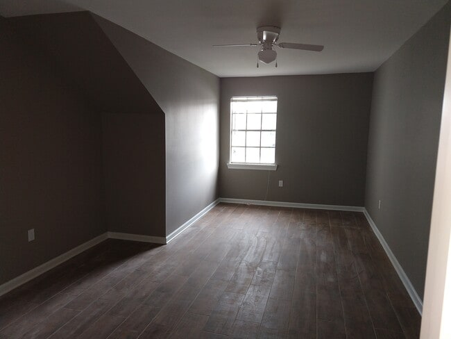 Upstairs bedroom - has walk-in closet with extra space. - 3129 O'Neal Ln