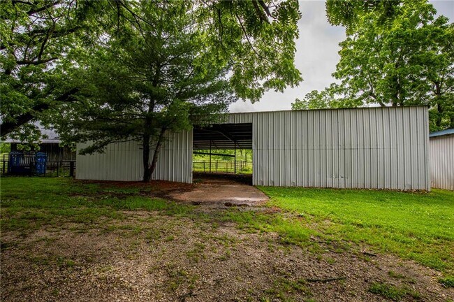 Building Photo - 10592 Phillips Cemetery Rd