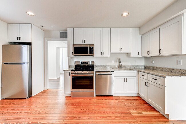 Foto del edificio - 804 Oella Ave