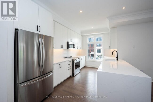 Building Photo - 15 Lunar Cres