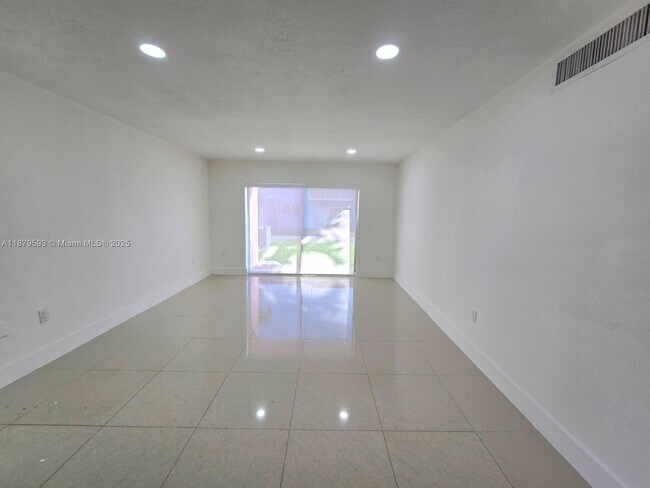Building Photo - 7520 SW 82nd St