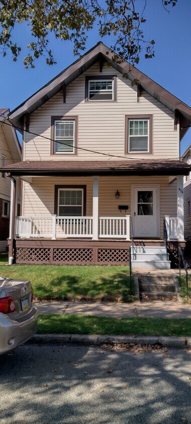 Primary Photo - 454 Stafford Ave