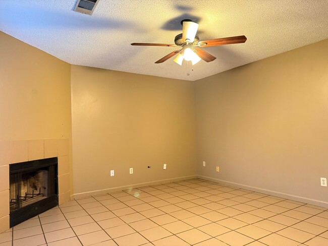 Building Photo - 20 Edgehill Cove