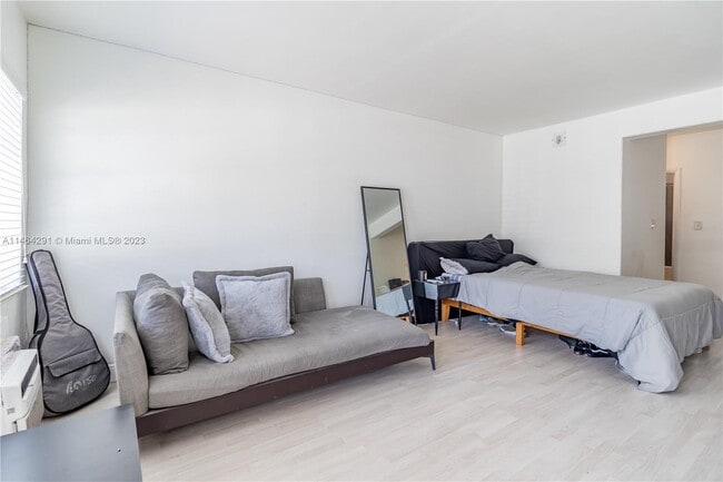 Foto del edificio - 635 8th St