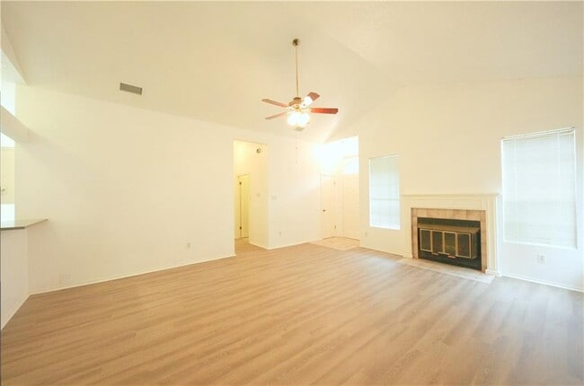 Building Photo - 8200 Cahill Dr