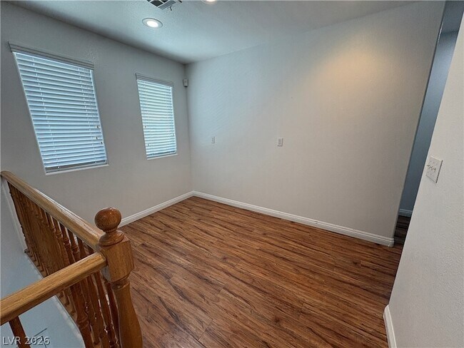 Foto del edificio - 7878 Juniper Forest St