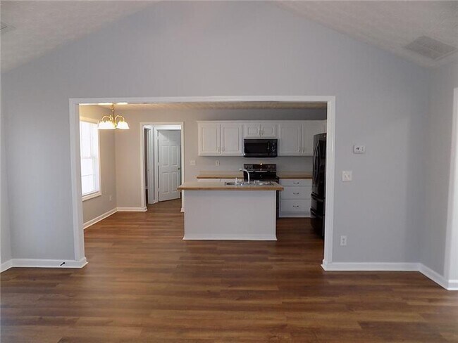 Building Photo - 2625 Hidden Creek Dr SW