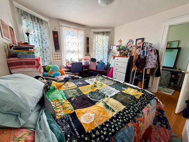 Building Photo - 91 Academy Hill Rd