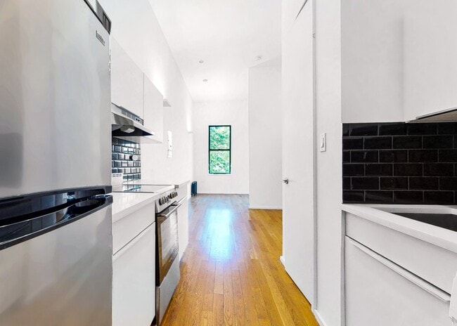 Photo - Lincoln Road Apartment