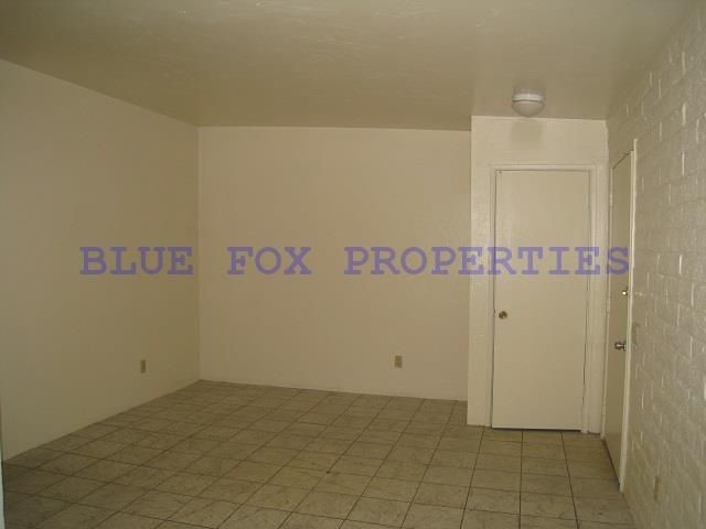 Building Photo - 3045 N Euclid Ave