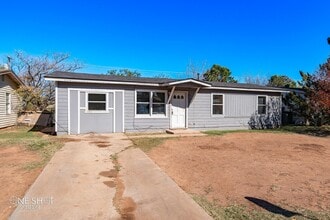 Building Photo - 5226 Questa Dr