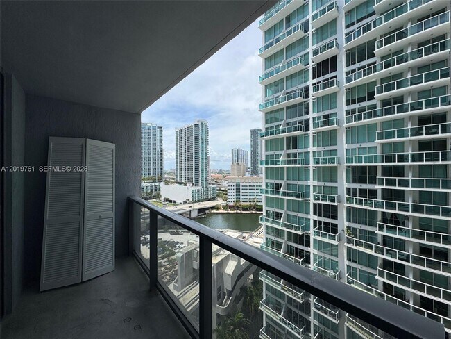 Foto del edificio - 31 SE 6th St