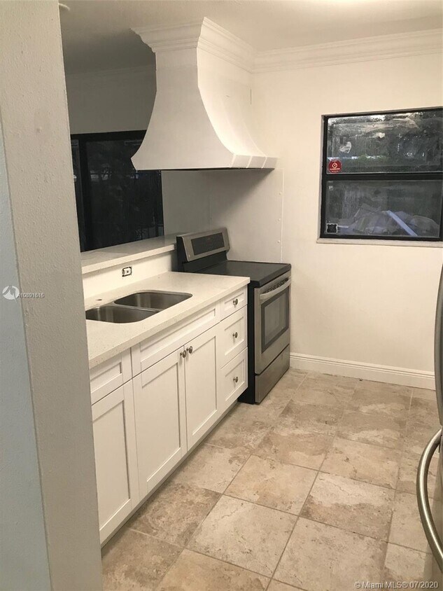 15903 Kingsmoor Way, Miami Lakes, FL 33014 Townhome Rentals in Miami