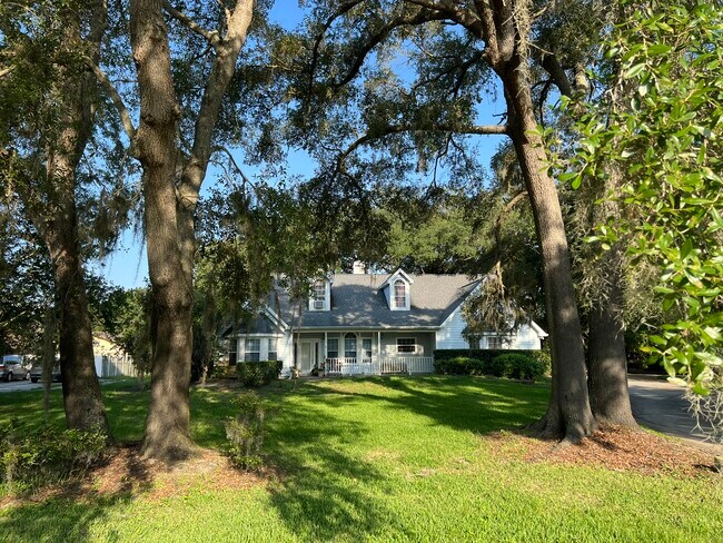 Rental is upstairs only - 2540 Greenwood Dr