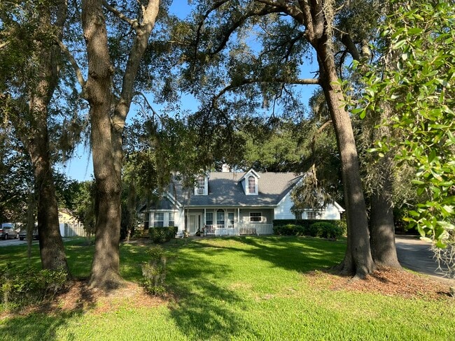 Rental is upstairs only - 2540 Greenwood Dr