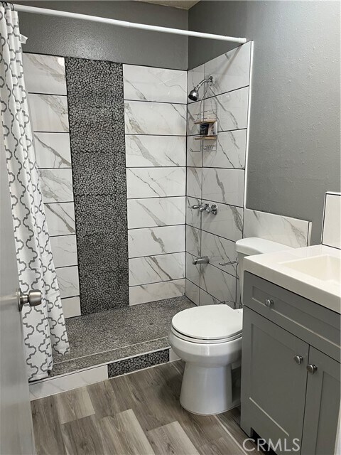 Building Photo - 845 Banks Ct Dr