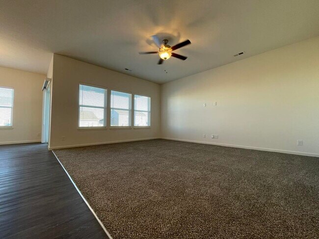 Building Photo - 1173 Groom Ln