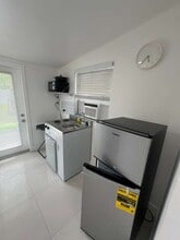 Building Photo - 6242 SW 24th St