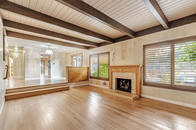 Building Photo - Elegant and Spacious 4Bedroom Sunnyvale Home