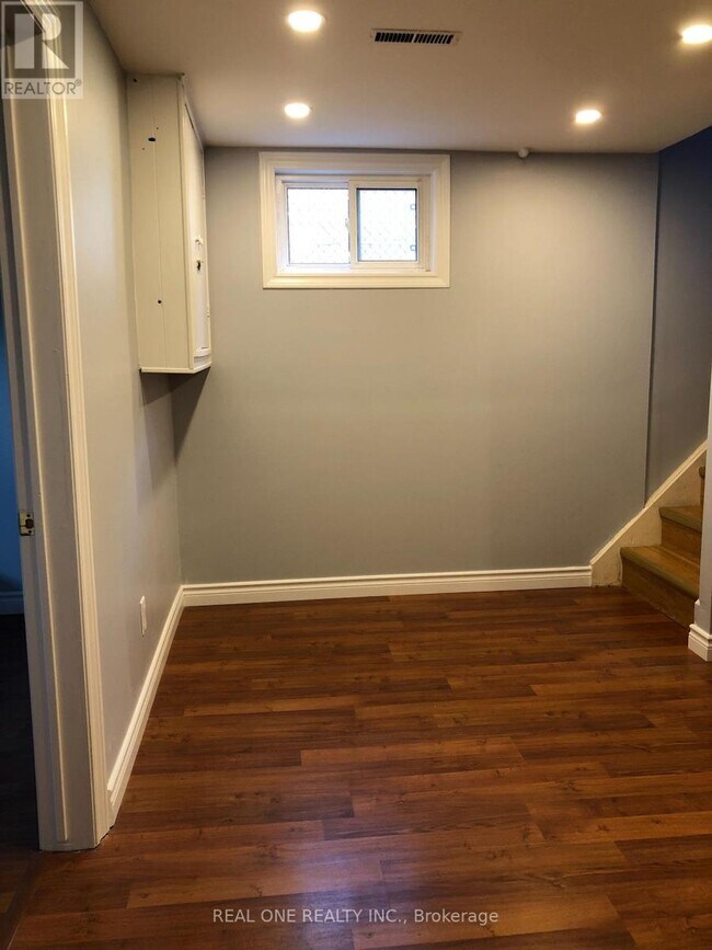 Building Photo - 1161 Shadeland Dr